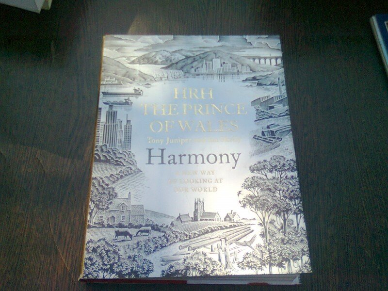 Harmony: A New Way of Looking at Our World - HRH The Prince of Wales  (carte in limba engleza)