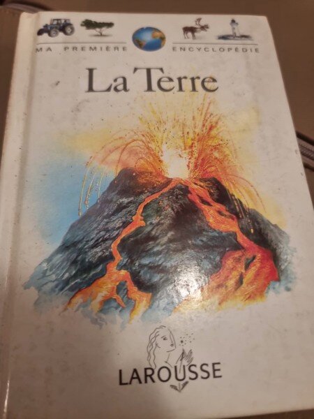 La Terre, Larousse