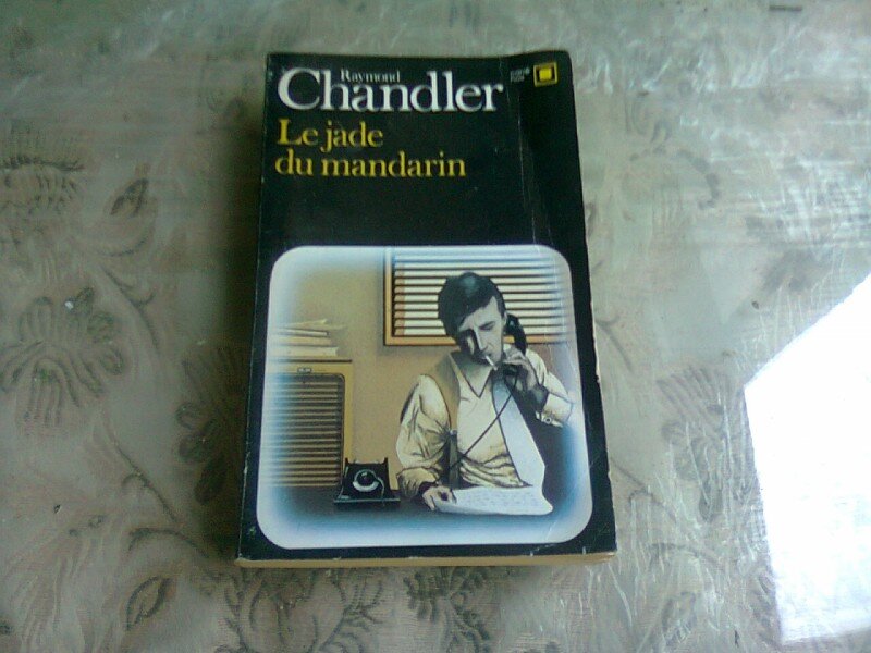 LE JADE DU MANDARIN - RAYMOND CHANDLER  (CARTE IN LIMBA FRANCEZA)