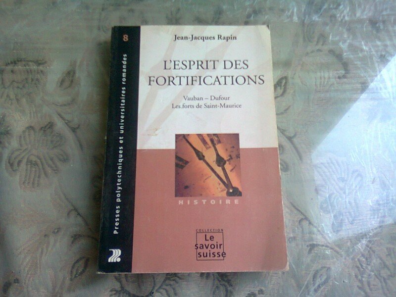 L'ESPRIT DES FORTIFICATIONS - JEAN JACQUES RAPIN  (CARTE IN LIMBA FRANCEZA)