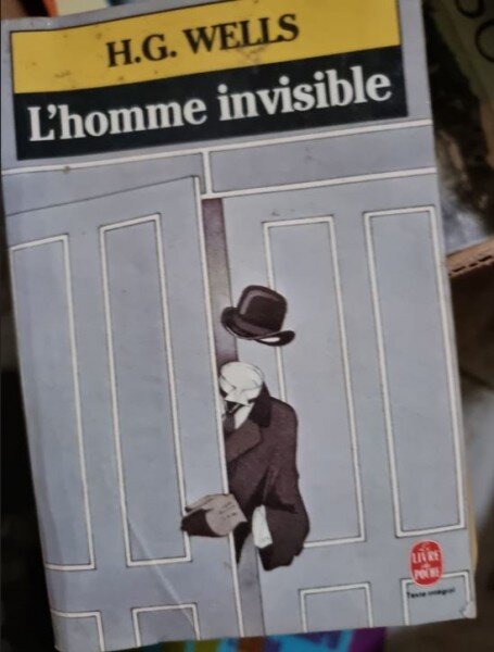 L'HOMME INVISIBLE - H.G. WELLS  (CARTE IN LIMBA FRANCEZA)
