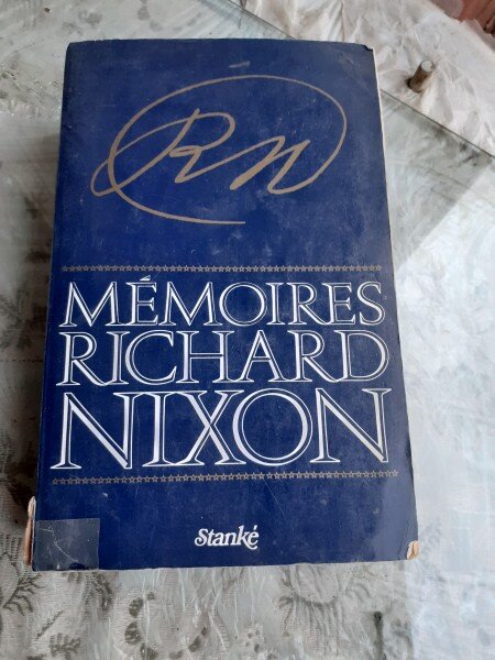 MEMOIRES RICHARD NIXON  (CARTE IN LIMBA FRANCEZA)