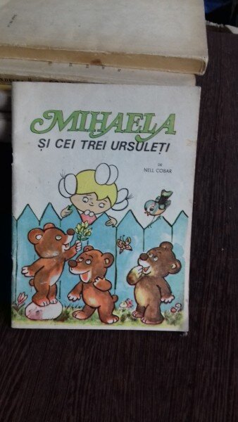 MIHAELA SI CEI TREI URSULETI - NELL COBAR