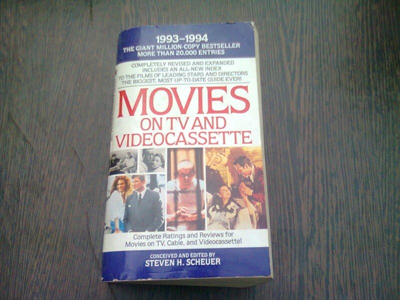 MOVIES ON TV AND VIDEOCASSETTE 1993-1994 - STEVEN H. SCHEUER   (CARTE IN LIMBA ENGLEZA)