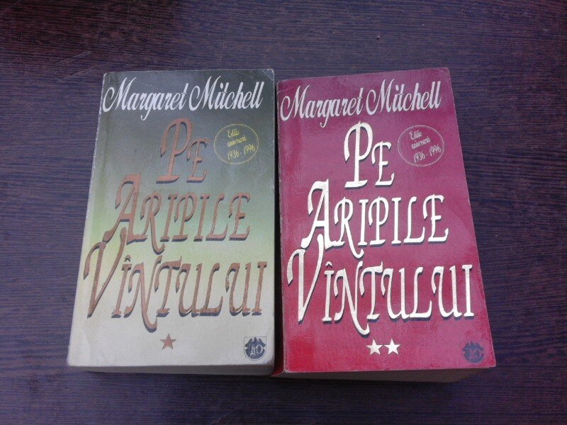 Pe aripile vantului - Margaret Mitchell  2 volume