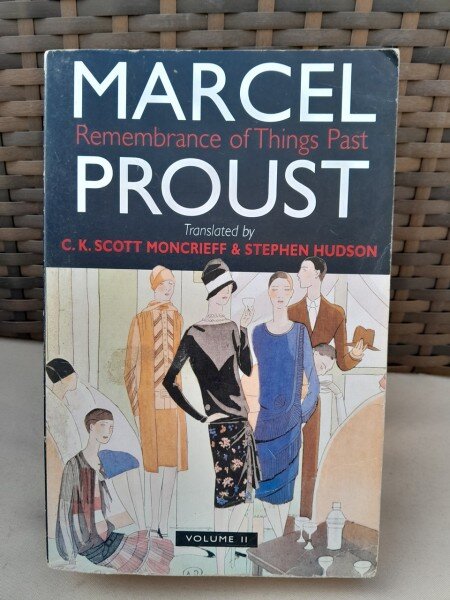 REMBRANCE OF THINGS PAST VOL II  - MARCEL PROUST