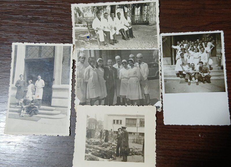 Set de 4 fotografii, personal medical civil si militar, al doilea razboi mondial+1 fotografie cu morti din razoi