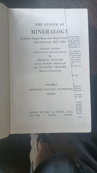 THE SYSTEM OF MINERALOGY - VOL.I  (CARTE IN LIMBA ENGLEZA, COLECTIV DE AUTORI)