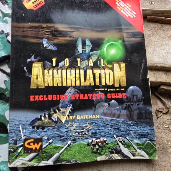 TOTAL ANNIHILATION, EXCLUSIVE STRATEGY GUIDE - SELBY BATEMAN  (CARTE IN LIMBA ENGLEZA)