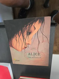 Alice în țara minunilor - Lewis Carroll, Rebecca Dautremer