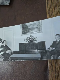 Nicolae Ceausescu intlanire cu un lider chinez , fotografie alb/negru