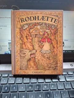 Rødhætte - (text in limba norvegiana)