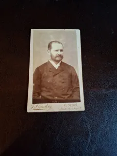 Fotografie tip CDV Barbat alb/negru Ploesci - J.F.Kissling