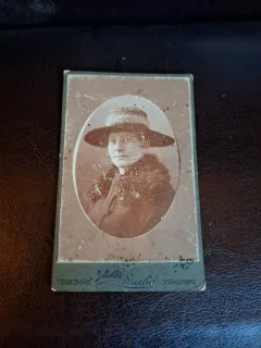 Fotografie tip CDV Portret Femeie Segesvar (Sighisoara) - Atelier Szabo