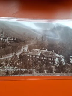 Carte postala Baile Slanic Moldova , Cazinoul , Administratia si Hotelul Central - (necirculata)