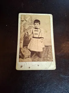 Fotografie tip CDV  - Copil in costum  , alb negru