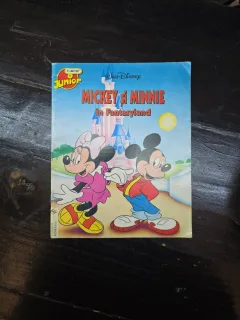 Mickey și Minnie în Fantasyland - Walt Disney