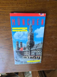 München City Guide with 98 color photos
