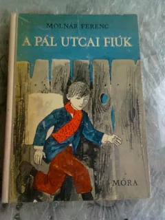 BAIETII DE PE STRADA PAL,A PAL UTCAI FIUK - MOLNAR FERENC (CARTE IN LIMBA MAGHIARA)