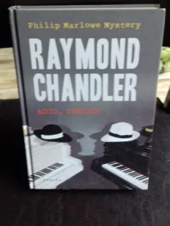 ADIO IUBITO - RAYMOND CHANDLER