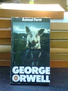 Animal Farm - George Orwell  (ferma animalelor)