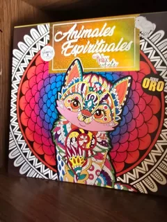 Animales espirituales (Carte de colorat mandala)