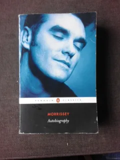 AUTOBIOGRAPHY - MORRISSEY  (CARTE IN LIMBA ENGLEZA)