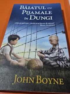 BAIATUL CU PIJAMALE IN DUNGI - JOHN BOYNE