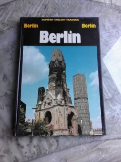 BERLIN, CARTE FOTOGRAFIE  (TEXT IN LIMBA GERMANA SI ENGLEZA)