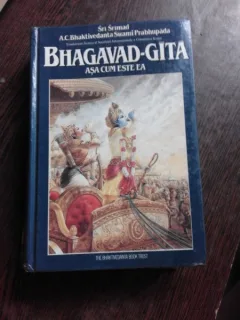 BHAGAVAD-GHITA ASA CUM ESTE EA-SRI SRIMAD- A.C.BHAKTIVEDANTA SWAMI PRABHUPADA