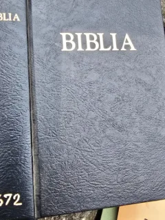 BIBLIA SAU SFANTA SCRIPTURA A NOULUI SI VECHIULUI TESTAMENT. CU TRIMITERI