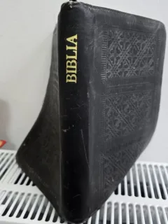 Biblia sau Sfânta Scriptură a vechiului si noului testament cu trimiteri 1999