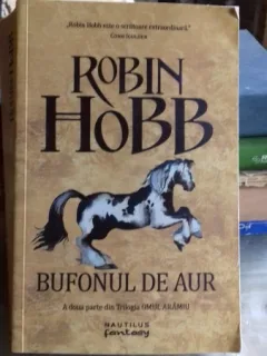 BUFONUL DE AUR - ROBIN HOBB