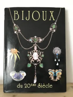 Caroline Fullee - Bijoux du 20 eme Siecle