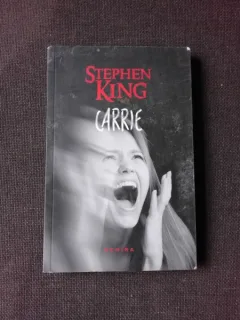 CARRIE - STEPHEN KING