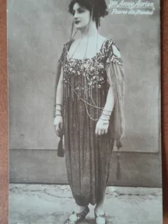 Carte postala, Annie Aurian in piesa de teatru Floarea din Stambul, perioada interbelica