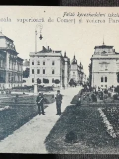 Carte postala, Arad, Scoala superioara de Comert si vederea Parcului, 1918