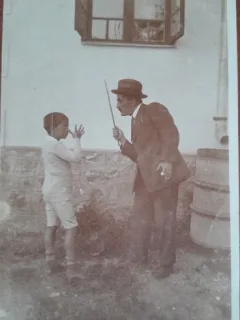 Carte postala, mica cearta intre un baiat si un barbat, Romania, perioada interbelica