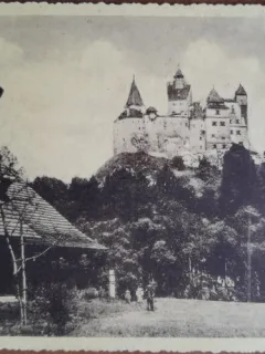 Carte postala, Bran, Biserica si Castelul Regal, 1937
