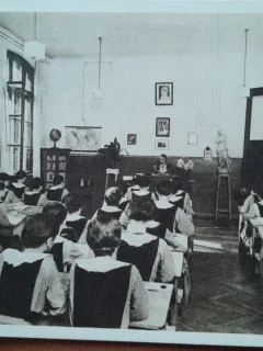 Carte postala, Bucuresti Scoala Centrala de Fete, clasa VII 1935
