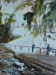 Carte postala, Campulung, Intrarea in Pestera Dambovicioara, perioada interbelica