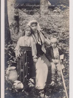 Carte postala circulata reprezentand familia regala a Romaniei