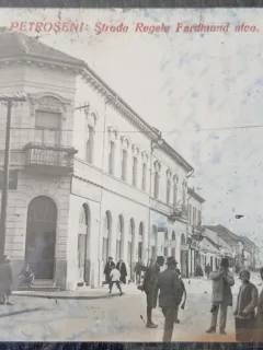 Carte postala, Petroseni, Strada Regele Ferdinand utca, perioada interbelica