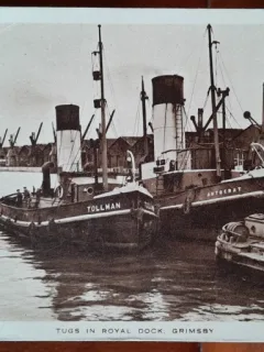 Carte postala, Remorchere în docul regal, Grimsby, perioada interbelica