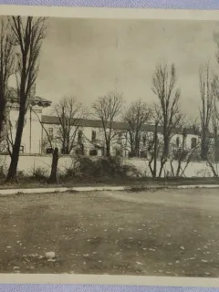 Carte postala, Scoala Centrala de Fete din Bucuresti. Fatada dinspre gradina Icoasnei, perioada interbelica
