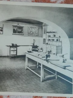 Carte postala, Scoala Centrala de Fete din Bucuresti. Sala de gospodarie, perioada interbelica