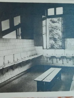 Carte postala, Scoala Centrala de Fete din Bucuresti.Sala de spalat dintre dormitoarele 1-2, perioada interbelica