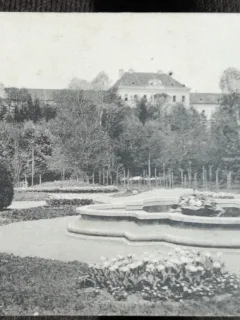 Carte postala, Sibiu Parcul si Spitalul garnozoanei, perioada interbelica