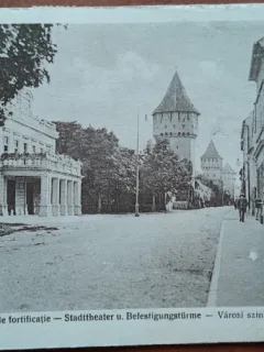 Carte postala, Sibiu, teatrul orasenesc si turnuri de fortificatie, perioada interbelica
