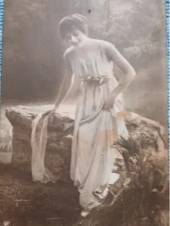 Carte postala, Tanara in rochie lunga, 1924